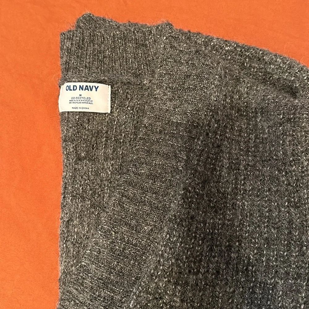 Old navy heavy wool like cardigan sweater - Picture 4 of 4